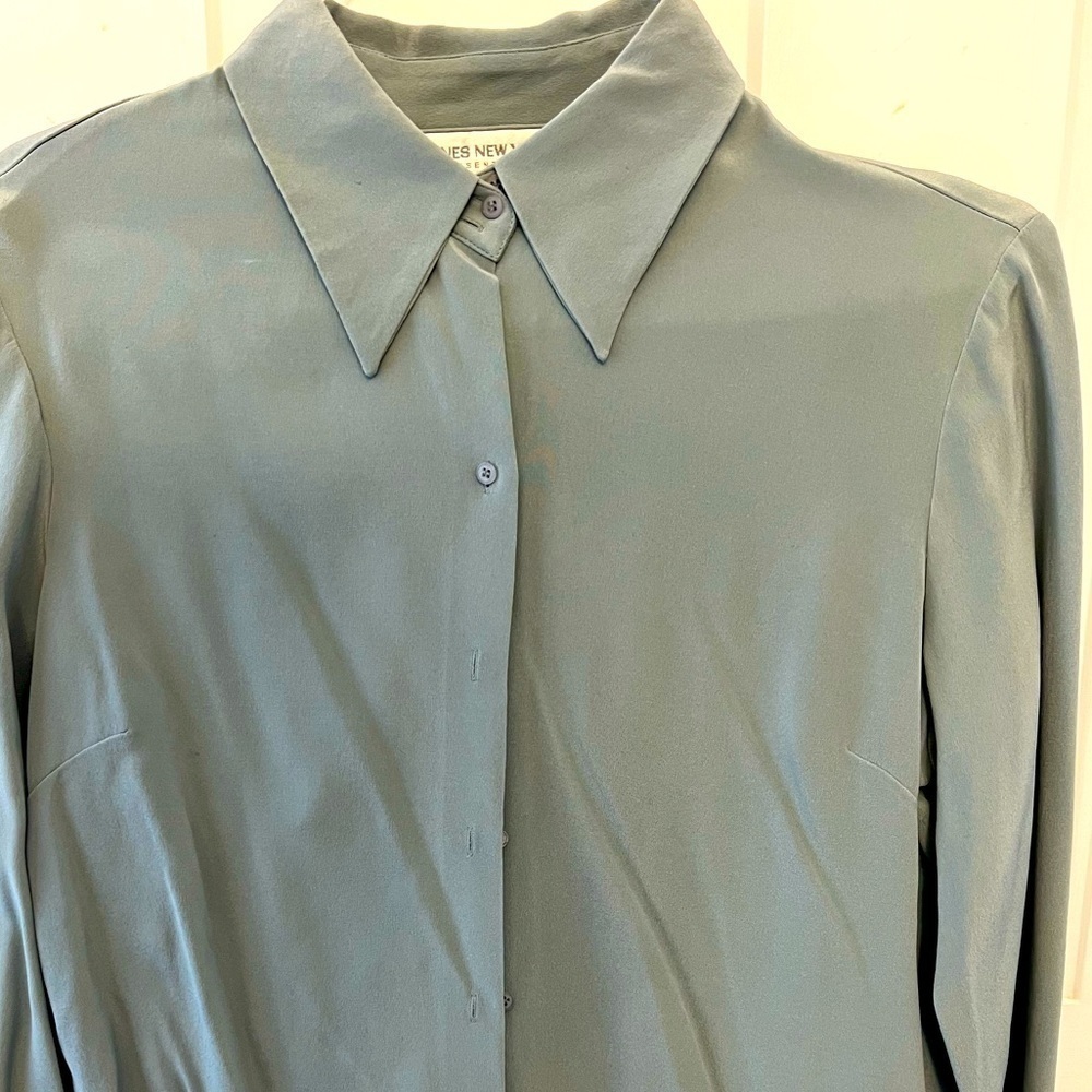 JONES New York essentials, 100% silk long sleeve button down blouse, size 14